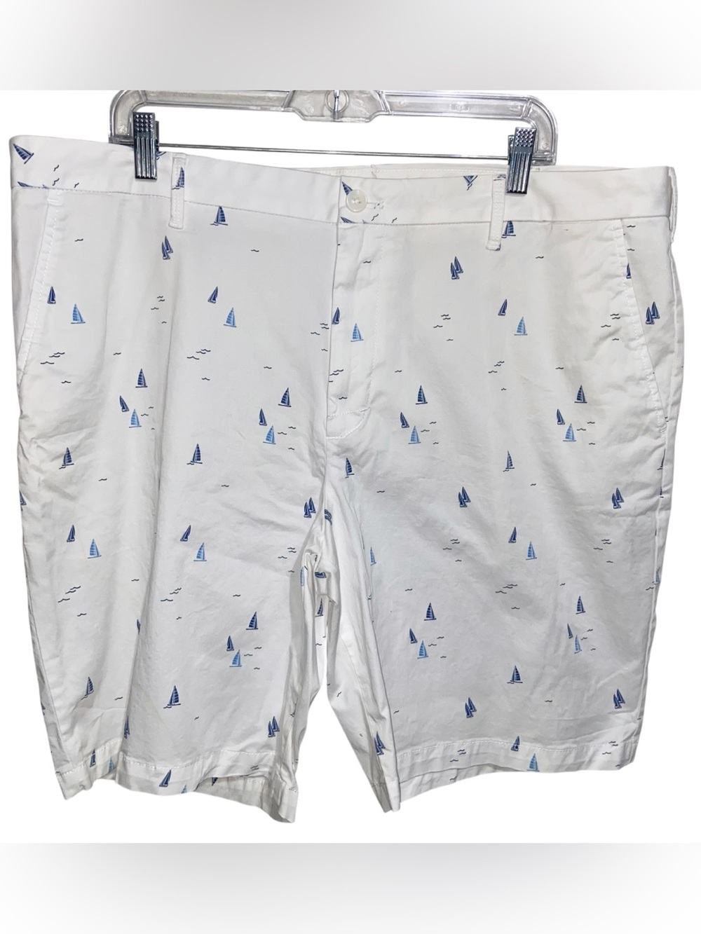 Izod Shorts Mens Size 40 Advantage Performance Stretch Sailboats Nautical Preppy